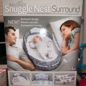 NIB Snuggle Nest Surround